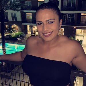 Meet your Posher, Alexia